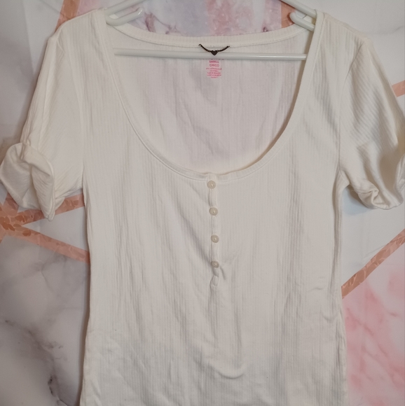 White Shirt Size Small - Picture 1 of 3